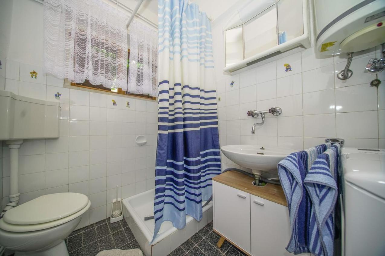 Apartman Mate Splitska Exterior photo