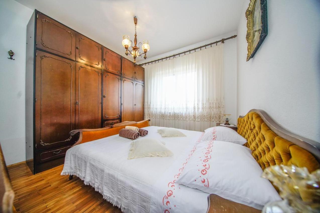 Apartman Mate Splitska Exterior photo